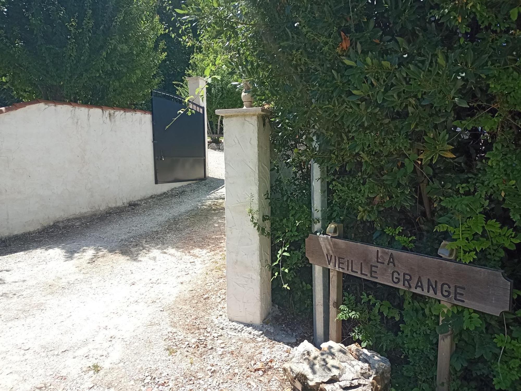 La Vieille Grange - Saint-Privat-Des-Pres Bed & Breakfast Exterior photo